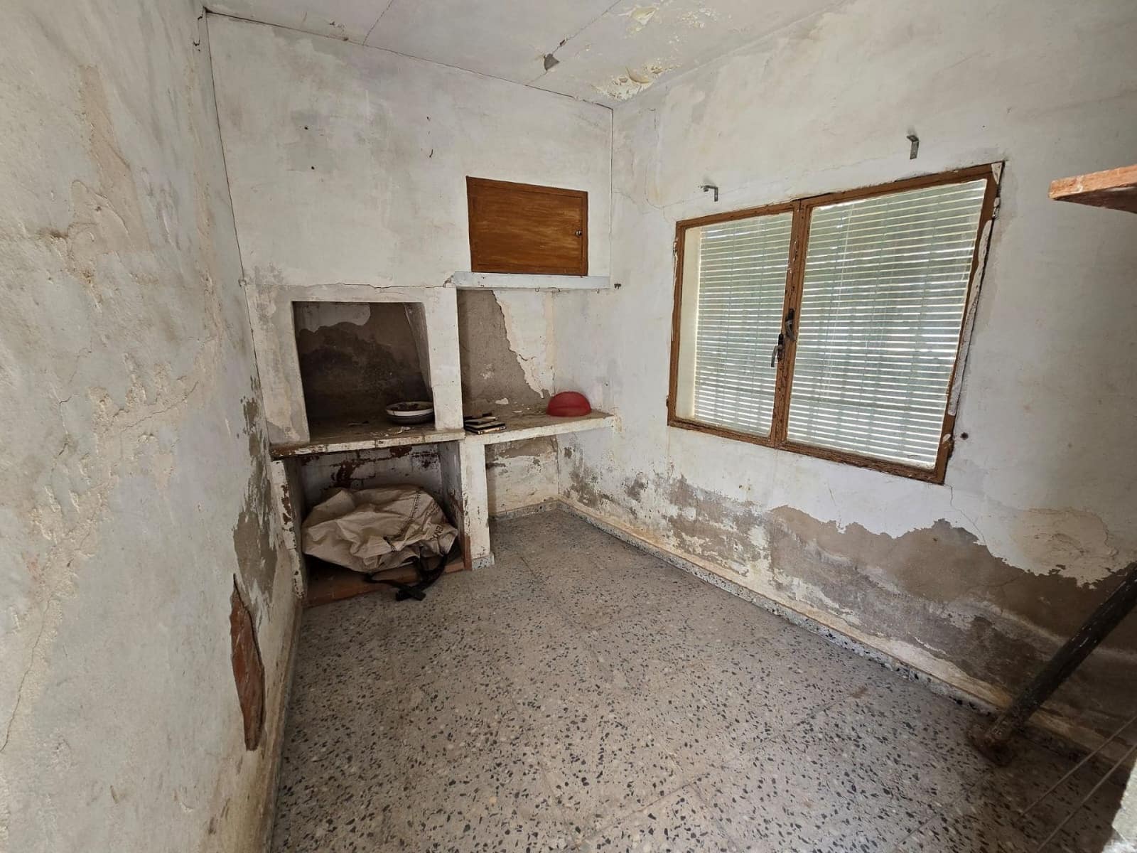 5 soveværelse Byhus til salg i Sax med swimmingpool - € 189.950 (Ref: 9904919)