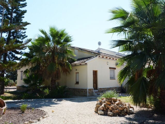 6 soveværelse Villa til salg i Daya Vieja med swimmingpool - € 750.000 (Ref: 9904920)