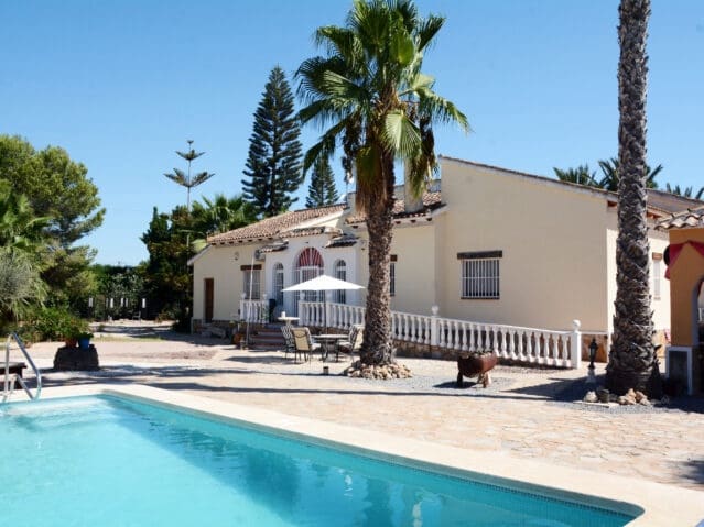 6 soverom Villa til salgs i Daya Vieja med svømmebasseng - € 750 000 (Ref: 9904920)