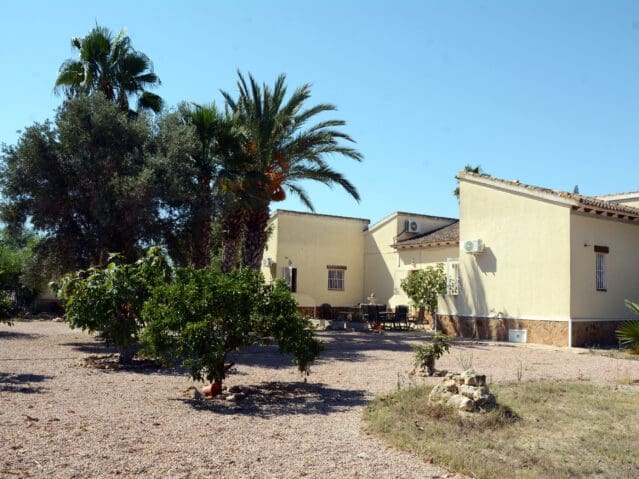 6 soveværelse Villa til salg i Daya Vieja med swimmingpool - € 750.000 (Ref: 9904920)