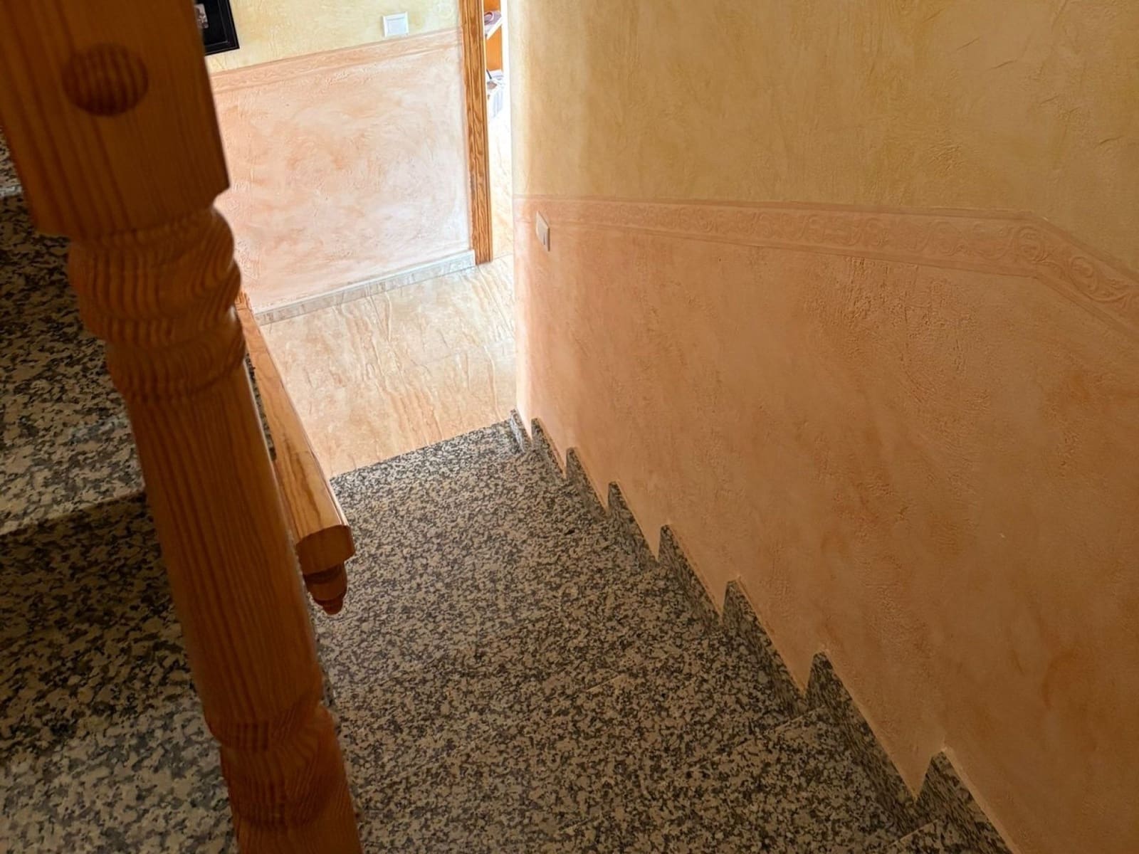 4 bedroom Townhouse for sale in Pinoso with pool - € 175,000 (Ref: 9904929)