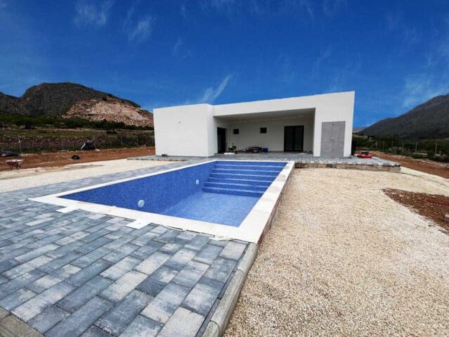 3 sypialnia Willa na sprzedaż w El Canton z basenem - 360 000 € (Ref: 9904933)