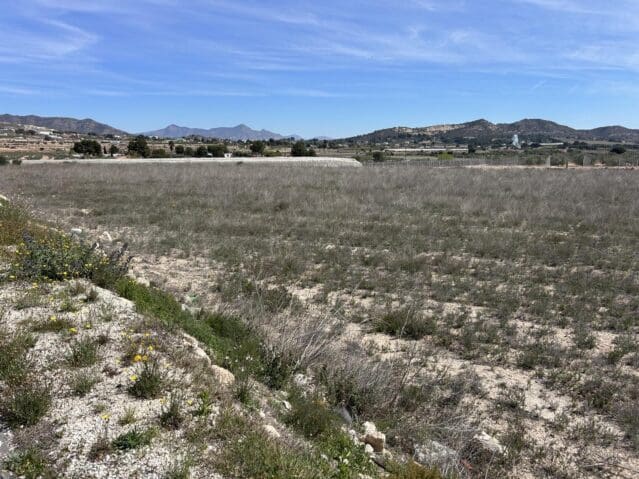 Mark till salu i La Romana - 55 000 € (Ref: 9904937)