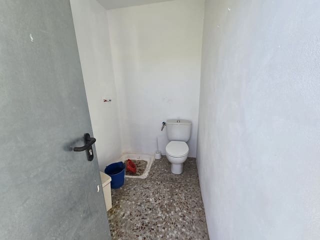 Commerciale in vendita in Sax con piscina - 180.000 € (Rif: 9915078)