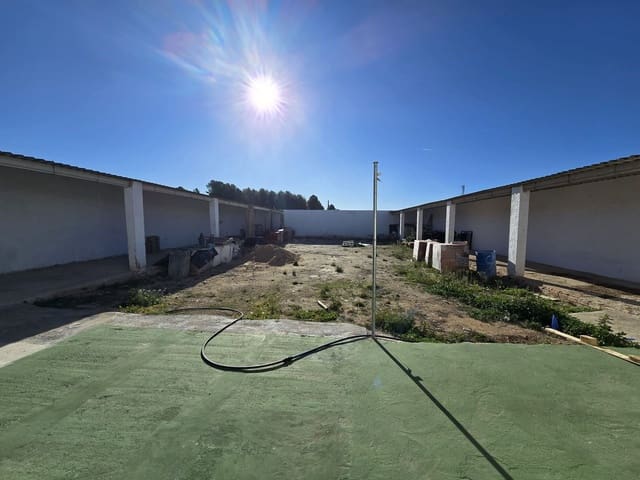 Commerciale in vendita in Sax con piscina - 180.000 € (Rif: 9915078)