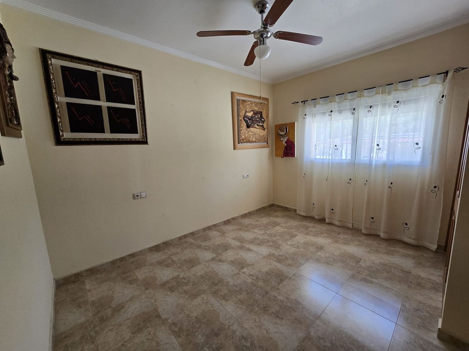 4 bedroom Villa for sale in Sax with pool - € 499,999 (Ref: 9915079)