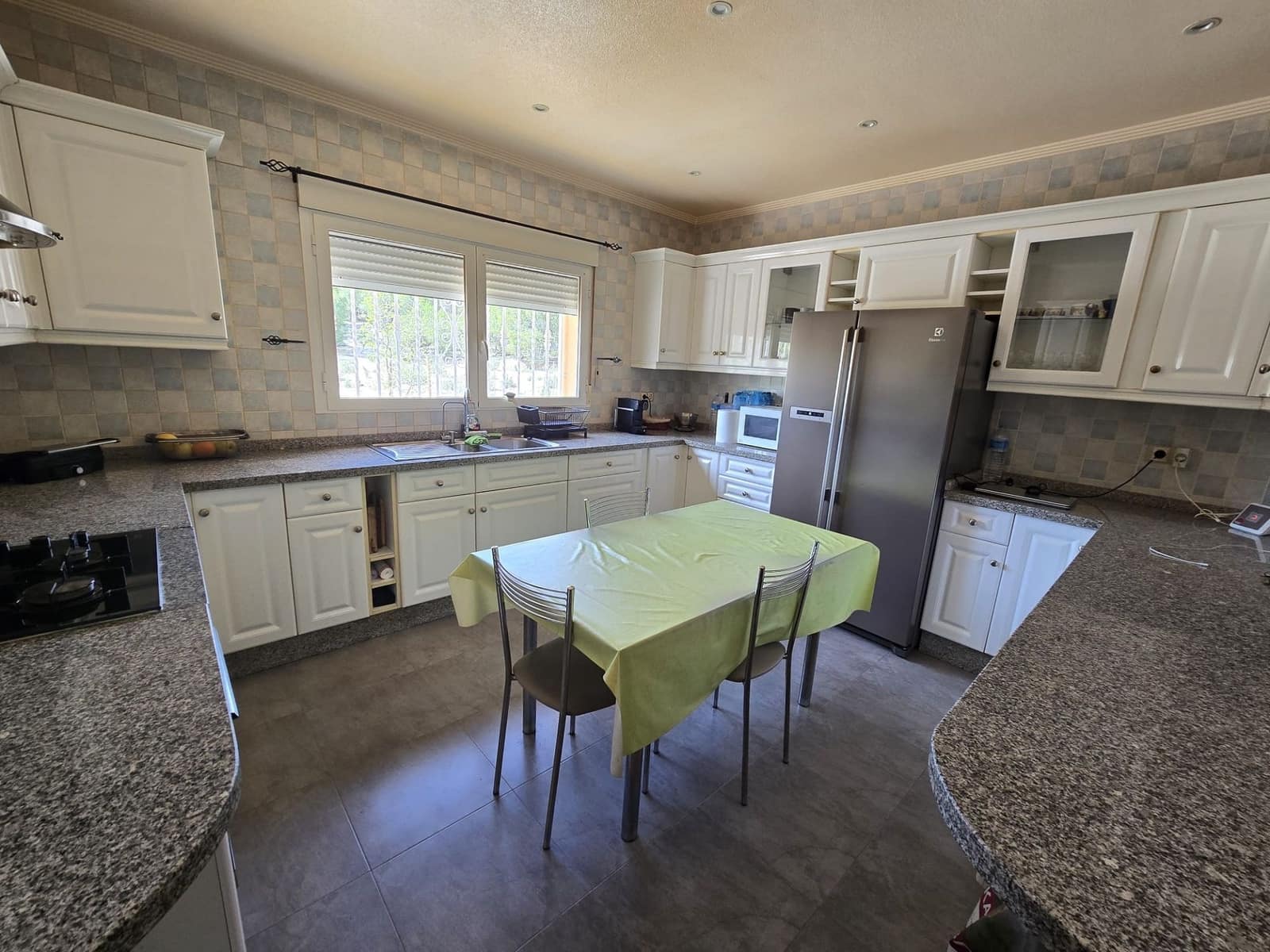 4 bedroom Villa for sale in Sax with pool - € 499,999 (Ref: 9915079)