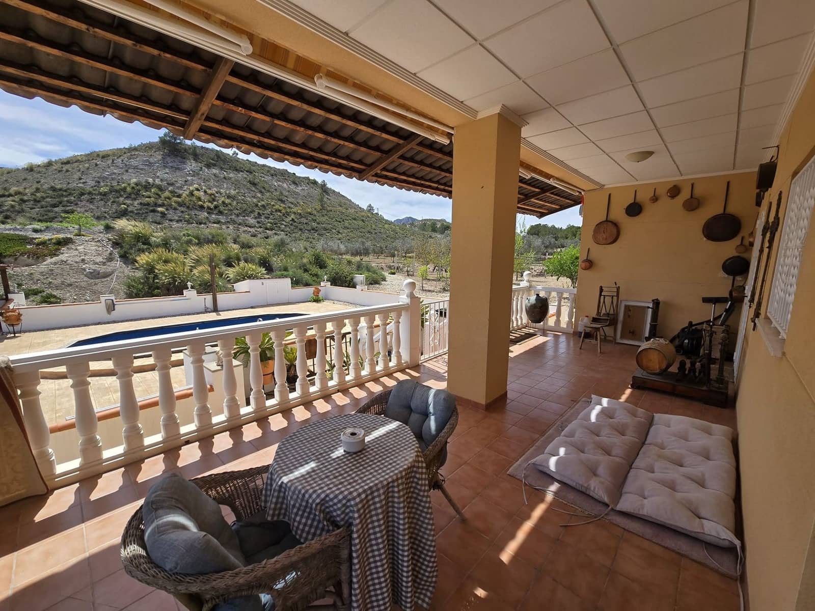 4 bedroom Villa for sale in Sax with pool - € 499,999 (Ref: 9915079)