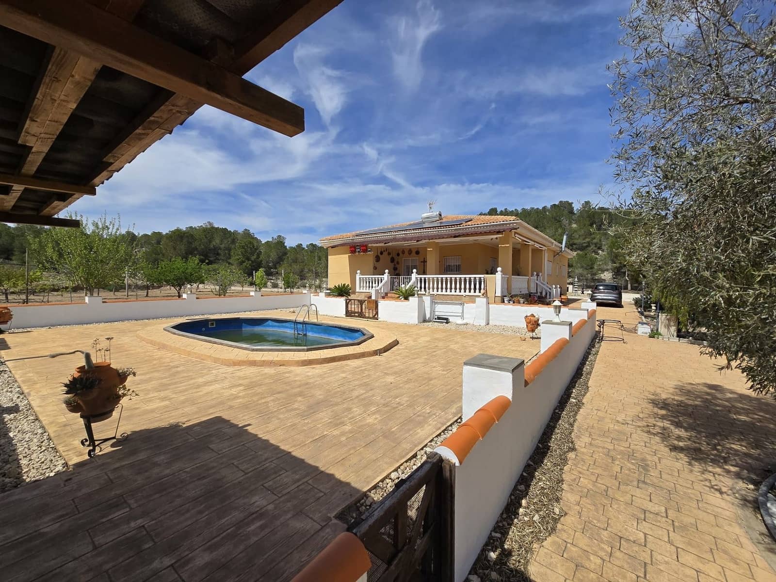 4 bedroom Villa for sale in Sax with pool - € 499,999 (Ref: 9915079)