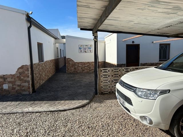 5 makuuhuone Huvila myytävänä paikassa Villena mukana uima-altaan - 299 950 € (Ref: 9941606)