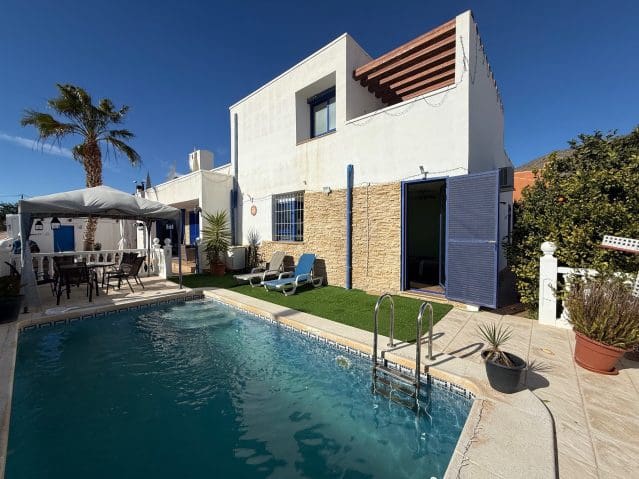 4 bedroom Villa for sale in Fortuna with pool - € 258,500 (Ref: 9941608)