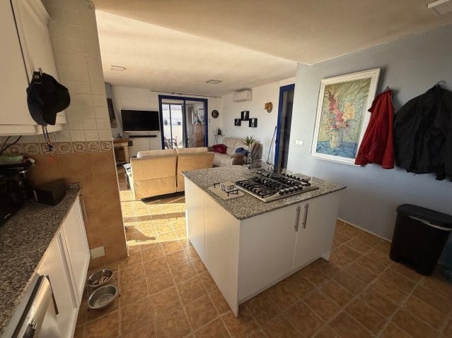 4 bedroom Villa for sale in Fortuna with pool - € 258,500 (Ref: 9941608)