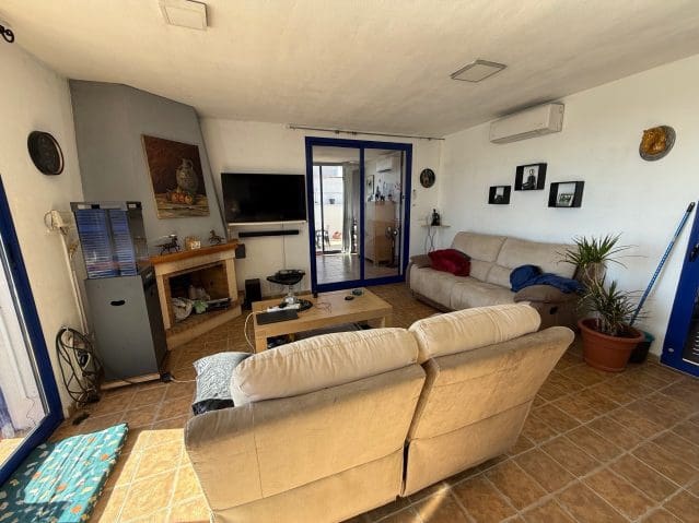 4 bedroom Villa for sale in Fortuna with pool - € 258,500 (Ref: 9941608)
