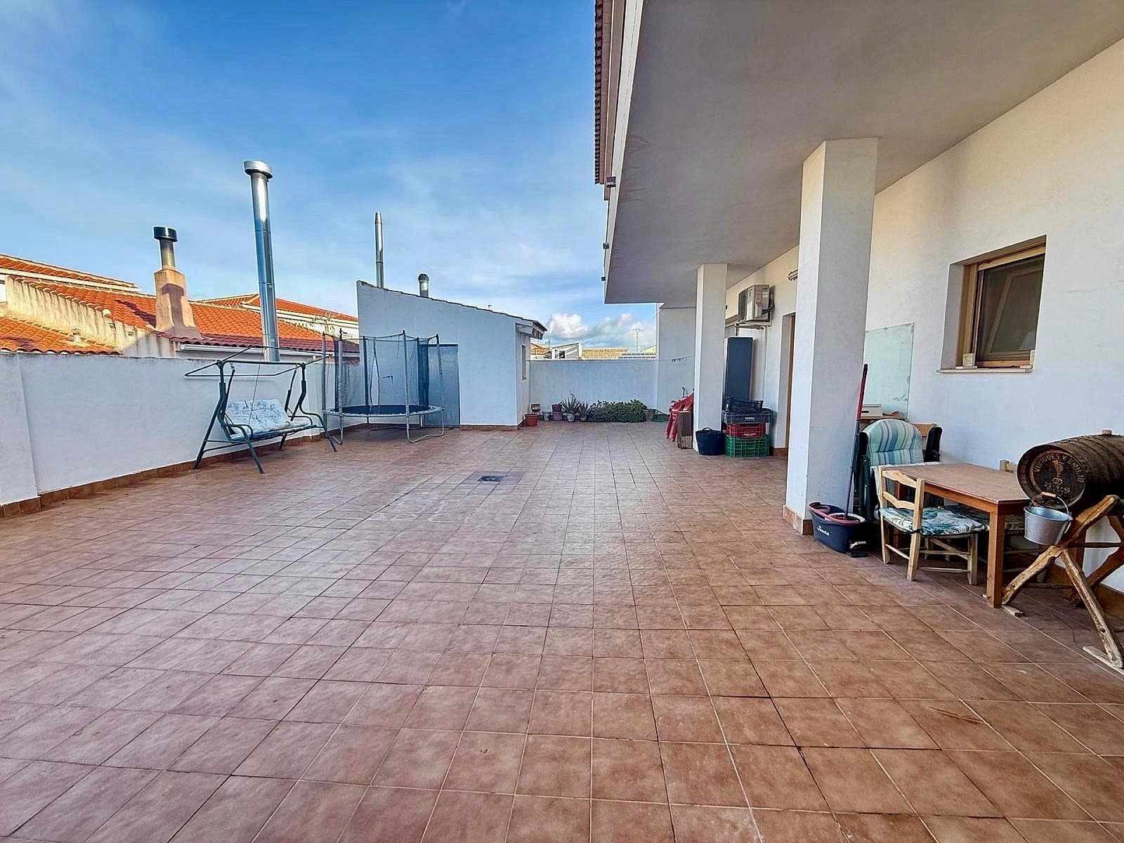 5 chambre Maison de Ville à vendre à Pinoso avec piscine - 399 995 € (Ref: 9948960)