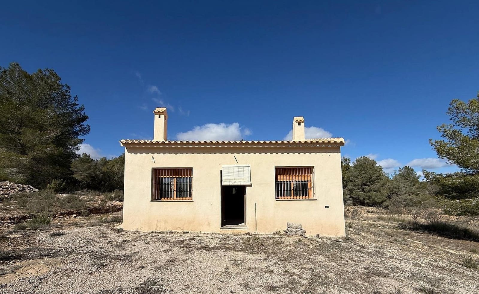 2 soveværelse Finca/Landehus til salg i Pinoso med swimmingpool - € 135.000 (Ref: 9958893)