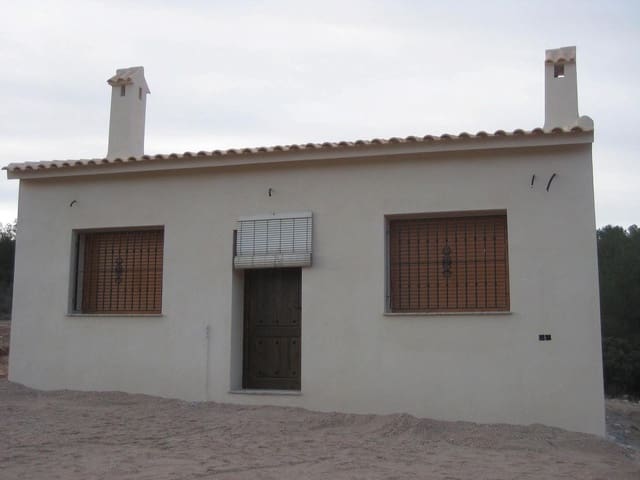 2 soveværelse Finca/Landehus til salg i Pinoso med swimmingpool - € 135.000 (Ref: 9958893)