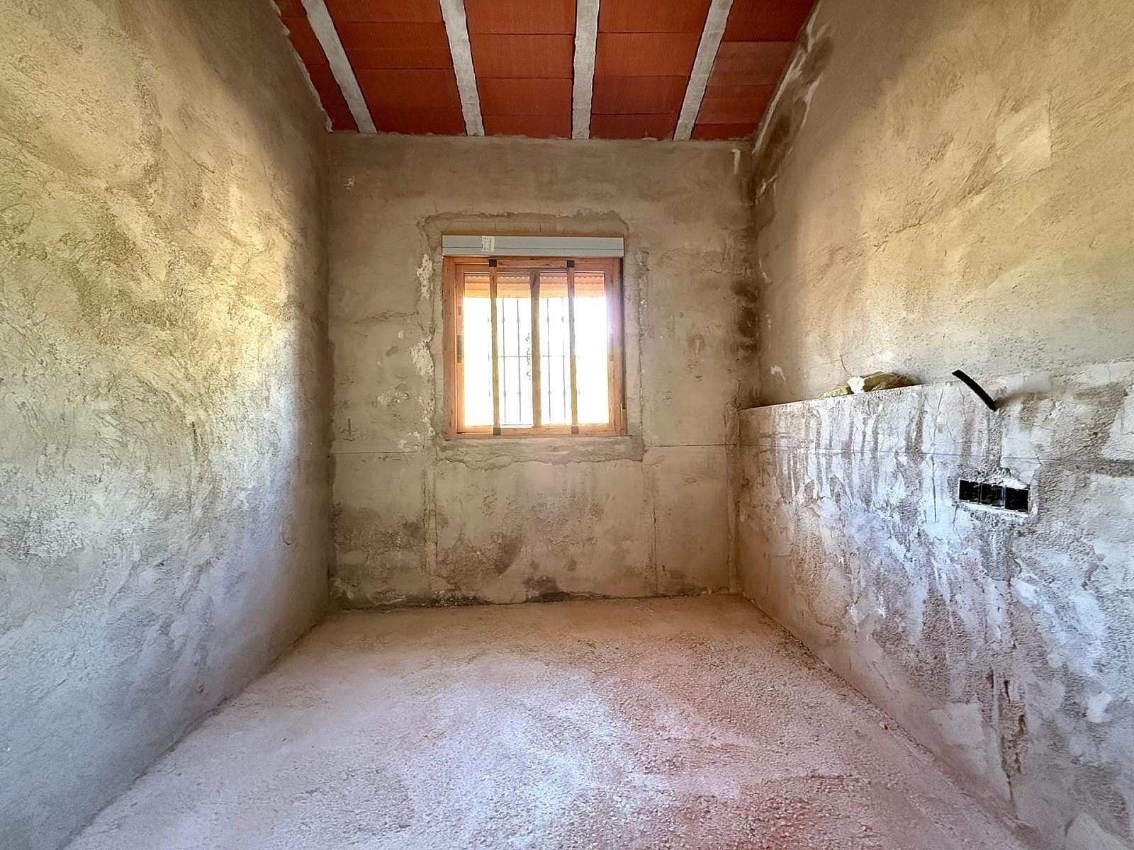 2 soveværelse Finca/Landehus til salg i Pinoso med swimmingpool - € 135.000 (Ref: 9958893)