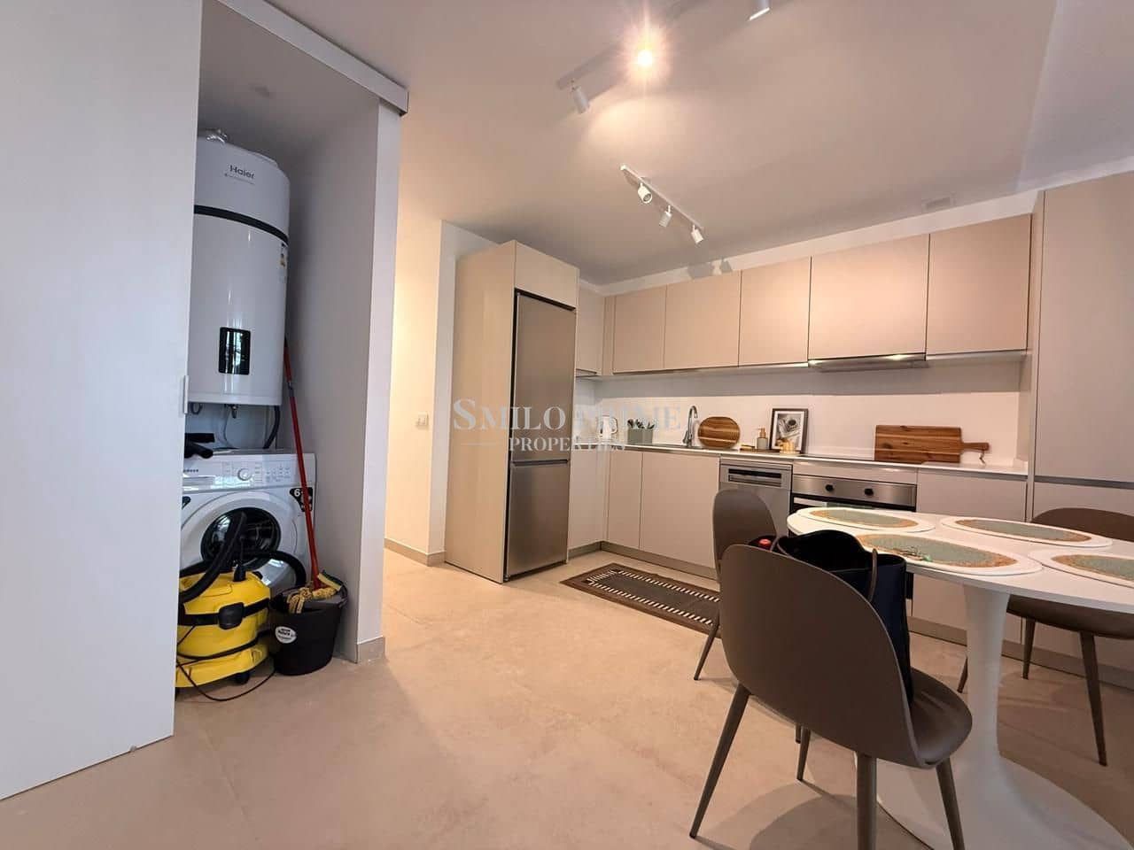 2 bedroom Flat for rent in Guia de Isora with pool garage - € 1,800 (Ref: 10031034)