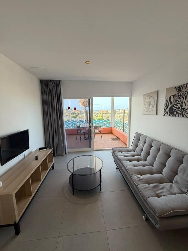 Apartamento para venda em Arona com piscina - 175 000 € (Ref: 10031116)