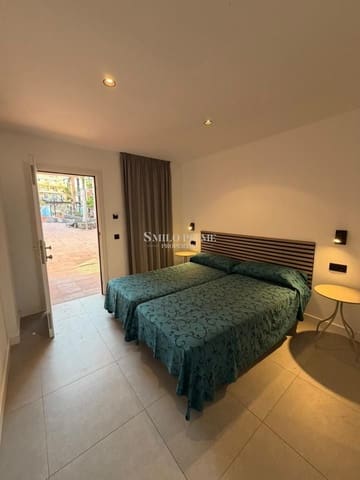 Apartamento para venda em Playa de las Americas, Arona com piscina - 175 000 € (Ref: 10031116)