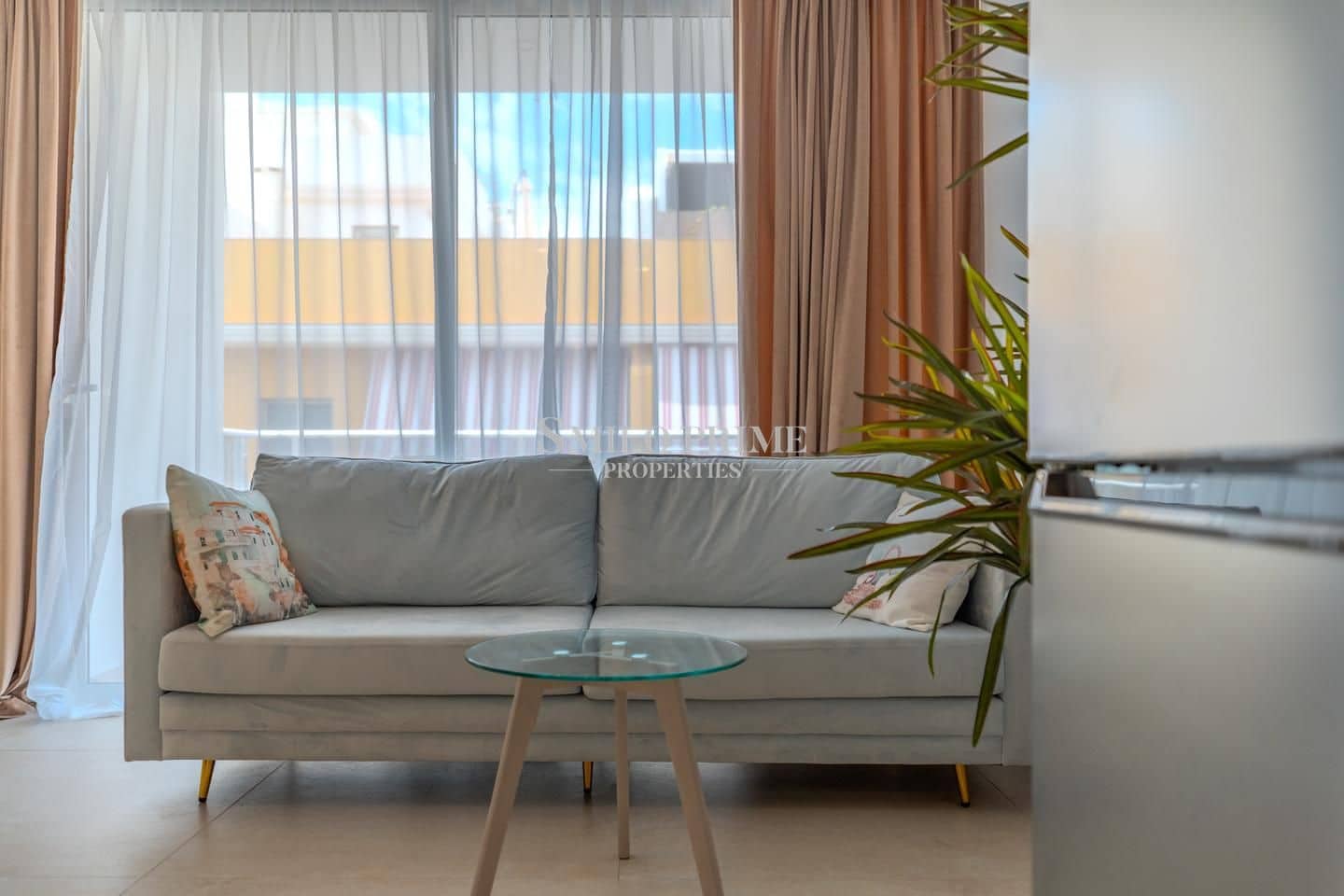 Piso de 2 habitaciones en Guía de Isora en alquiler con piscina garaje - 1.900 € (Ref: 10076872)