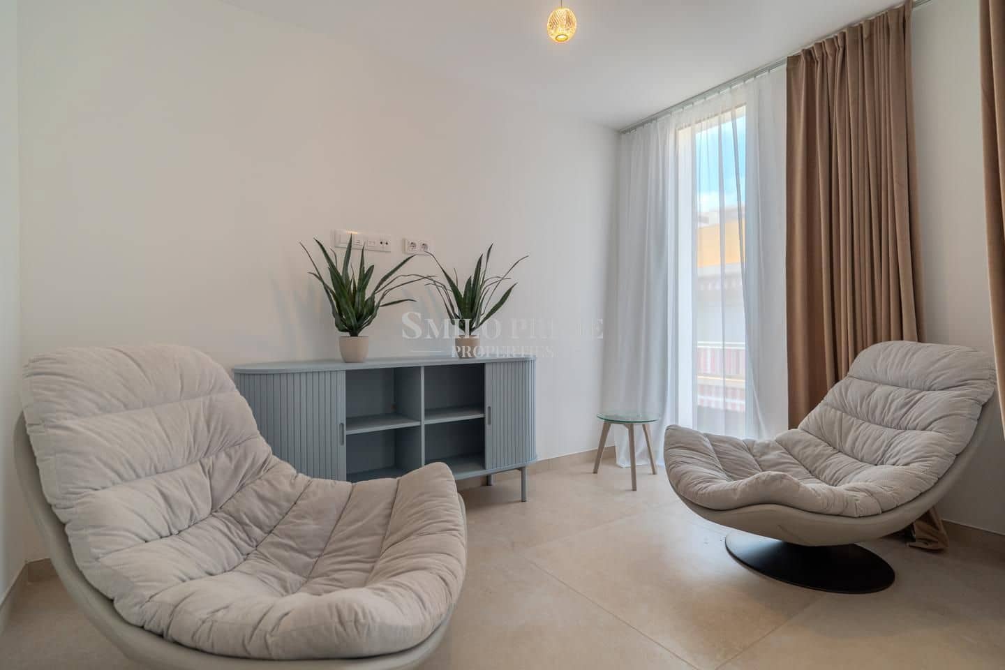 Piso de 2 habitaciones en Guía de Isora en alquiler con piscina garaje - 1.900 € (Ref: 10076872)