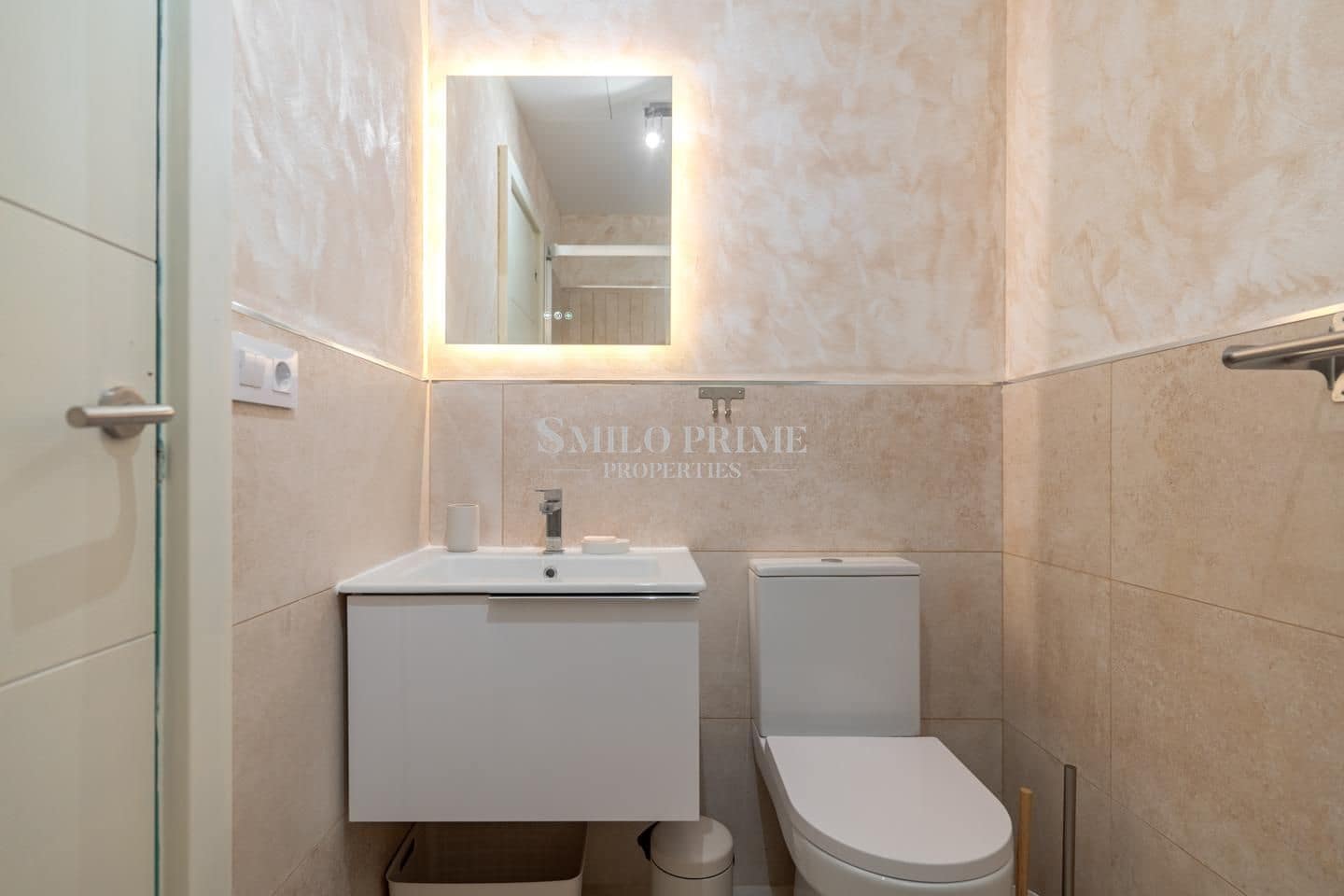 Piso de 2 habitaciones en Guía de Isora en alquiler con piscina garaje - 1.900 € (Ref: 10076872)