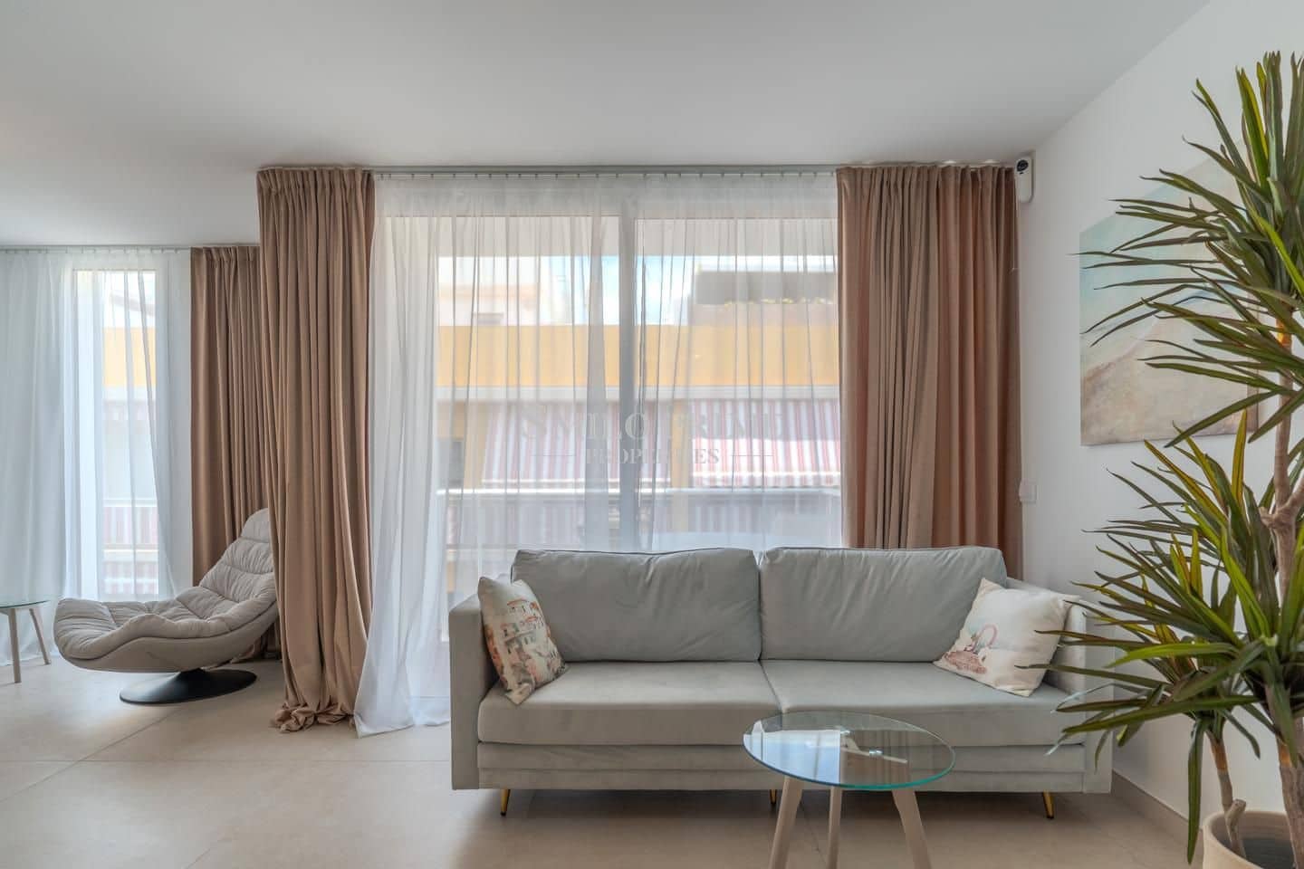 Piso de 2 habitaciones en Guía de Isora en alquiler con piscina garaje - 1.900 € (Ref: 10076872)