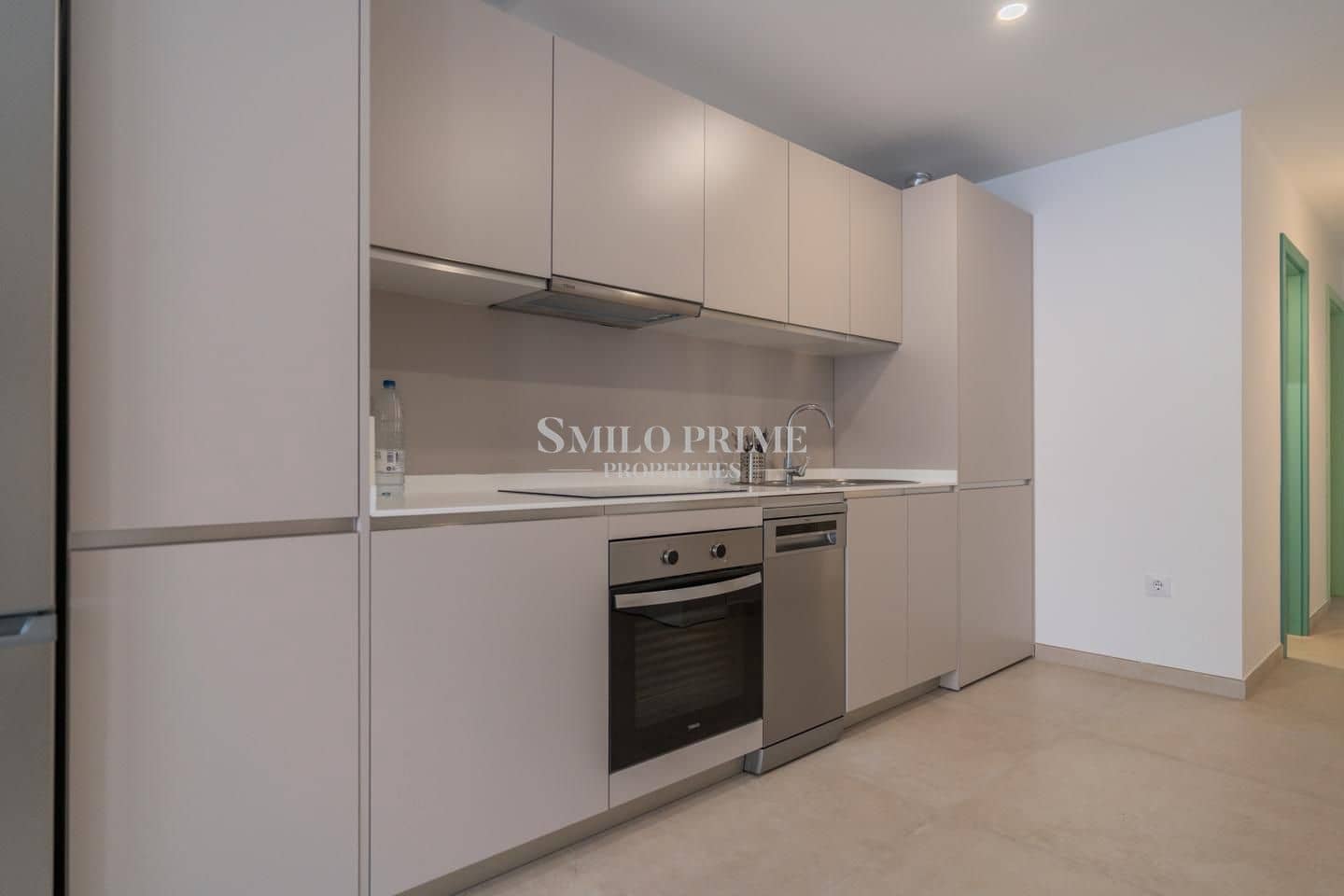 Piso de 2 habitaciones en Guía de Isora en alquiler con piscina garaje - 1.900 € (Ref: 10076872)