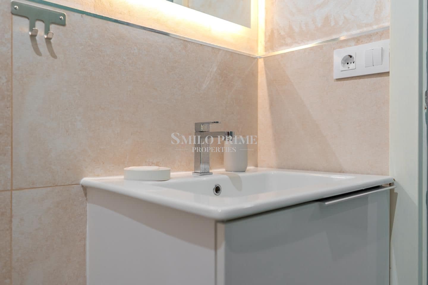 Piso de 2 habitaciones en Guía de Isora en alquiler con piscina garaje - 1.900 € (Ref: 10076872)