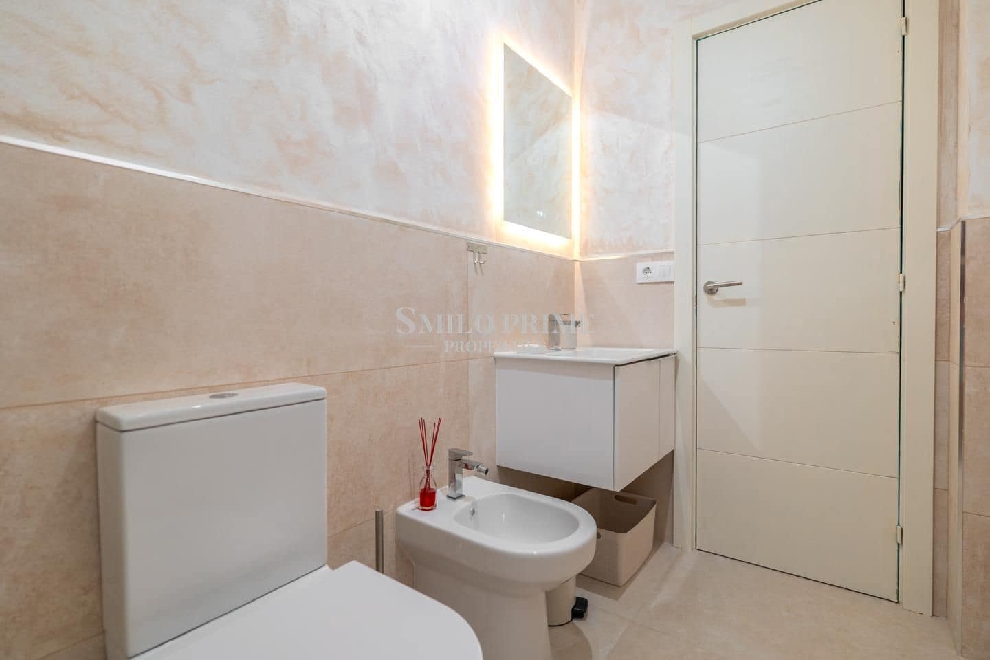 Piso de 2 habitaciones en Guía de Isora en alquiler con piscina garaje - 1.900 € (Ref: 10076872)