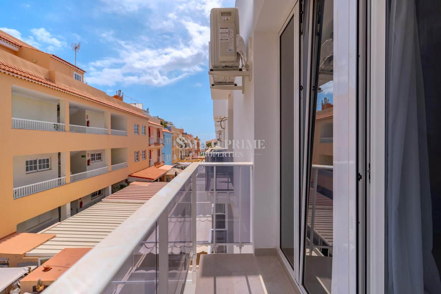 Piso de 2 habitaciones en Guía de Isora en alquiler con piscina garaje - 1.900 € (Ref: 10076872)