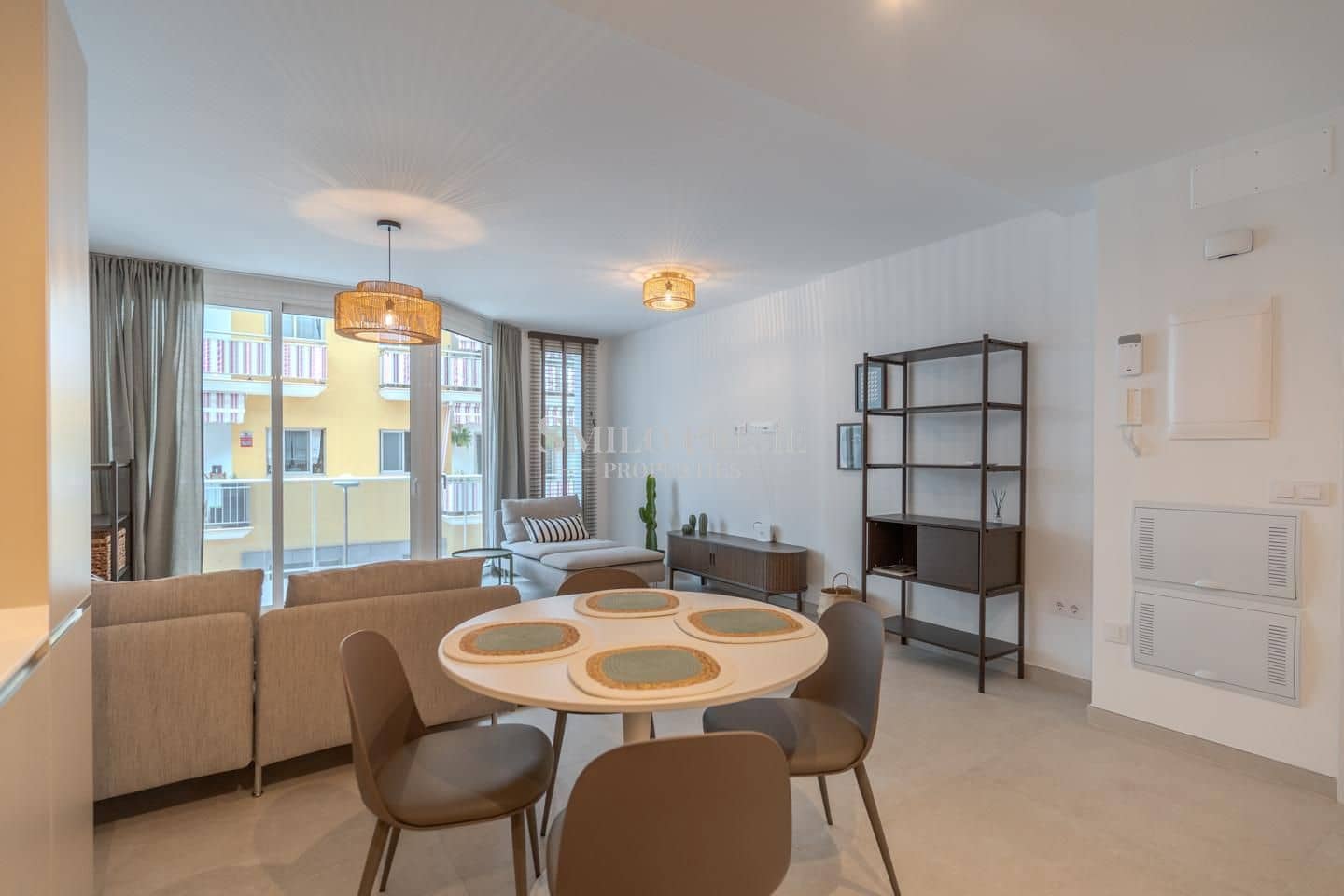 2 sypialnia Mieszkanie do wynajęcia w Guia de Isora z basenem garażem - 1 800 € (Ref: 10077133)
