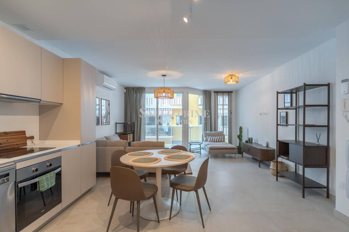 2 sypialnia Mieszkanie do wynajęcia w Guia de Isora z basenem garażem - 1 800 € (Ref: 10077133)