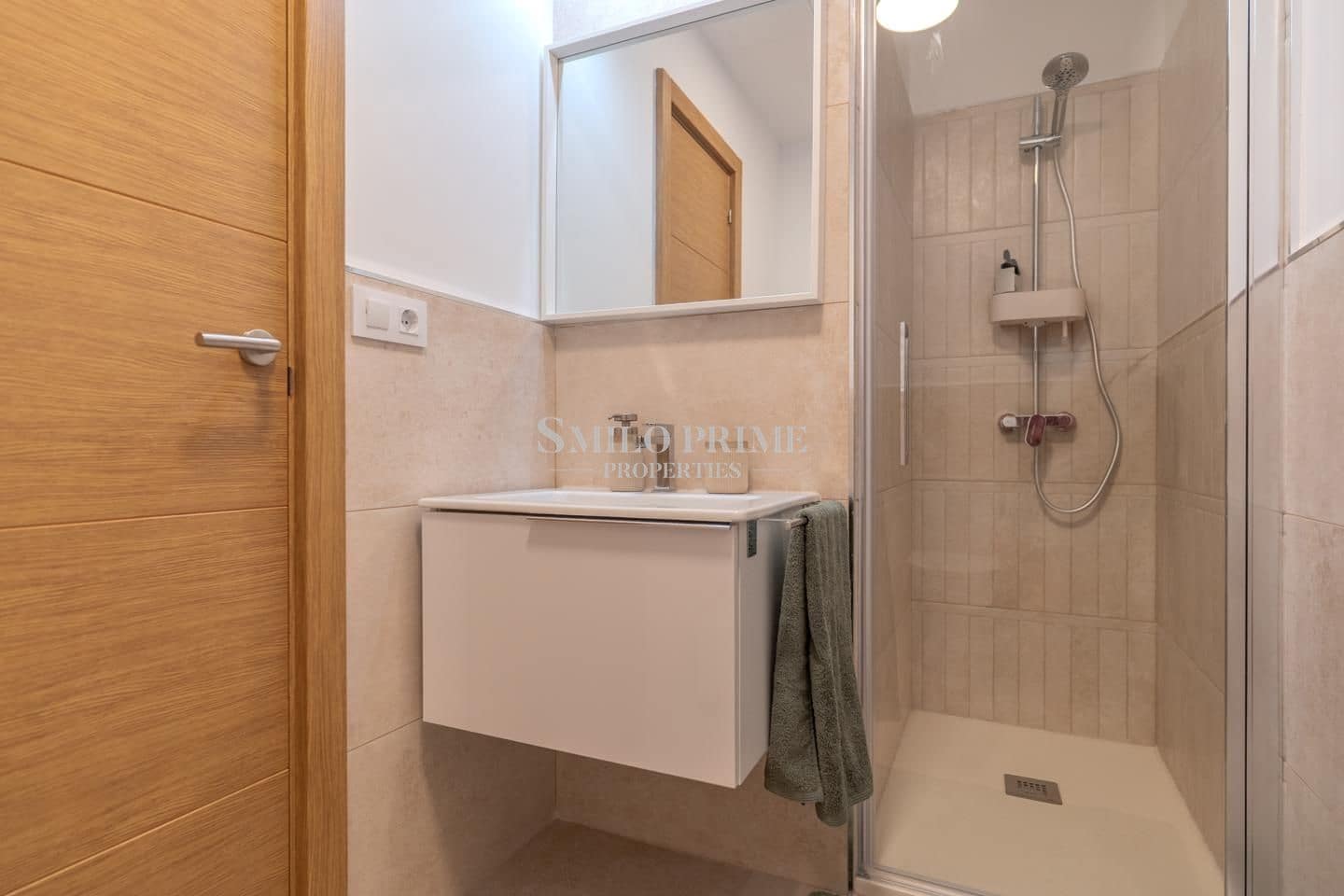 2 sypialnia Mieszkanie do wynajęcia w Guia de Isora z basenem garażem - 1 800 € (Ref: 10077133)