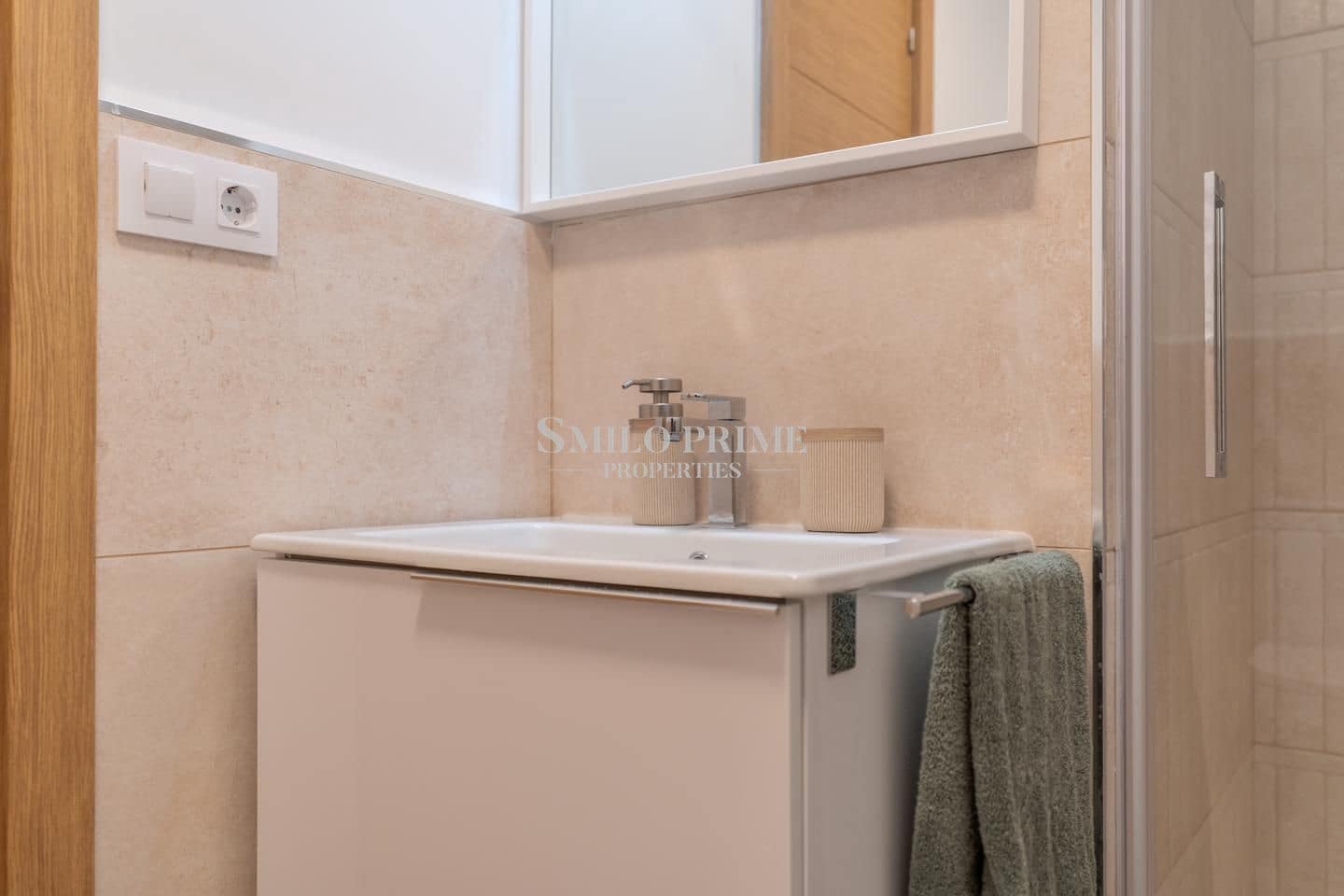 2 sypialnia Mieszkanie do wynajęcia w Guia de Isora z basenem garażem - 1 800 € (Ref: 10077133)