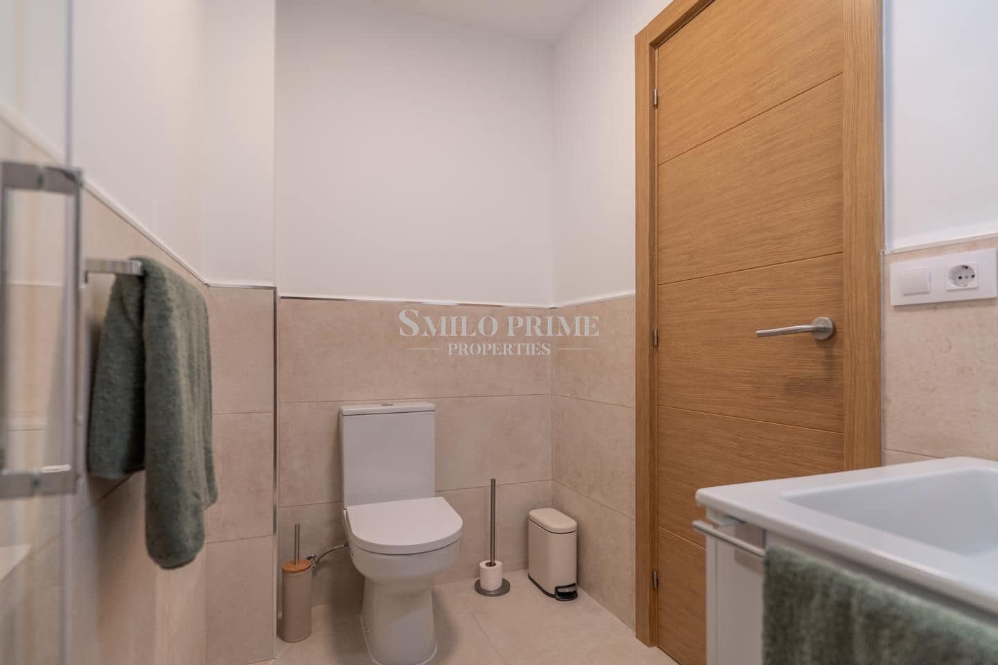 2 sypialnia Mieszkanie do wynajęcia w Guia de Isora z basenem garażem - 1 800 € (Ref: 10077133)