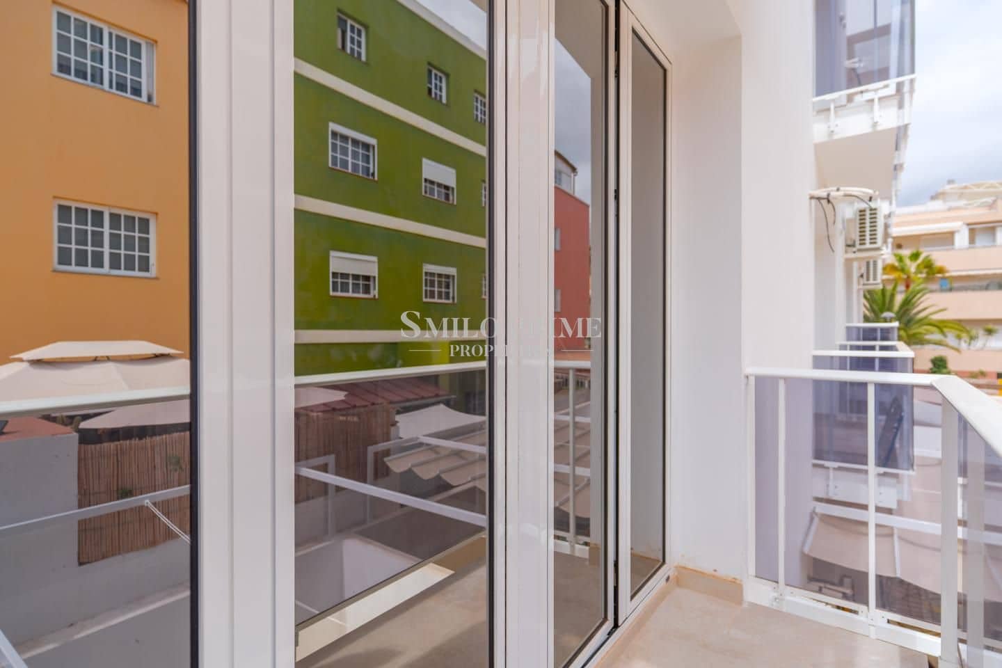 2 sypialnia Mieszkanie do wynajęcia w Guia de Isora z basenem garażem - 1 800 € (Ref: 10077133)