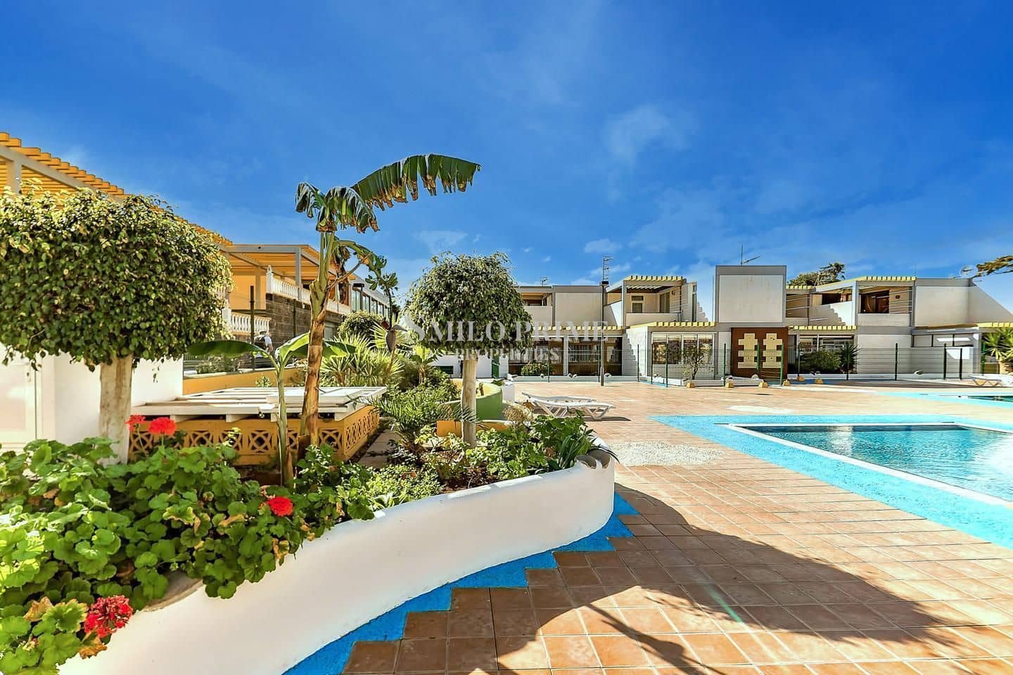 1 soverom Leilighet til salgs i Arona med svømmebasseng garasje - € 165 000 (Ref: 10099029)