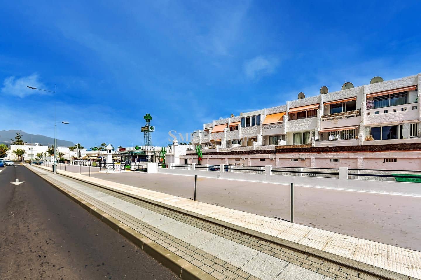 1 soverom Leilighet til salgs i Arona med svømmebasseng garasje - € 165 000 (Ref: 10099029)