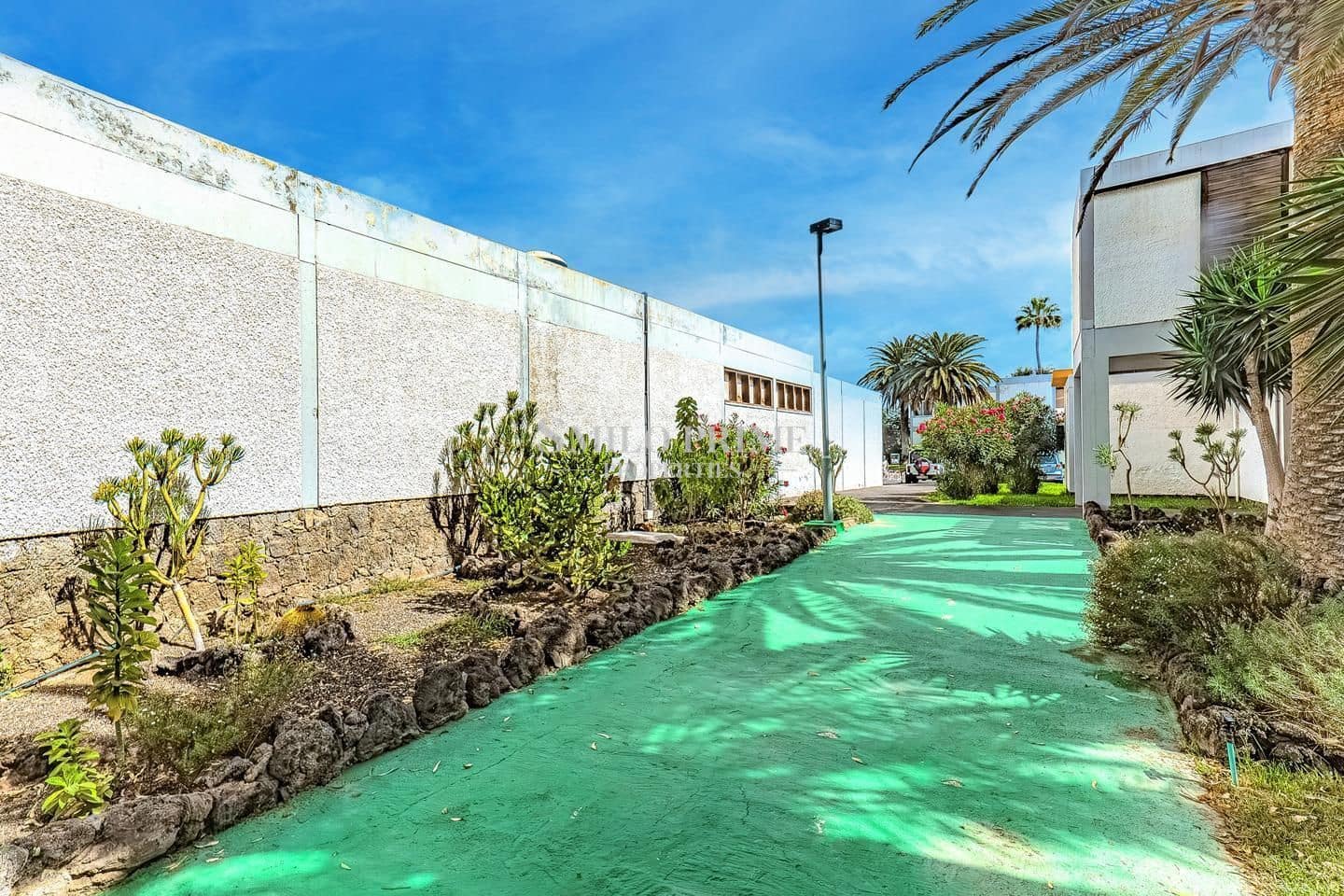 1 soverom Leilighet til salgs i Arona med svømmebasseng garasje - € 165 000 (Ref: 10099029)