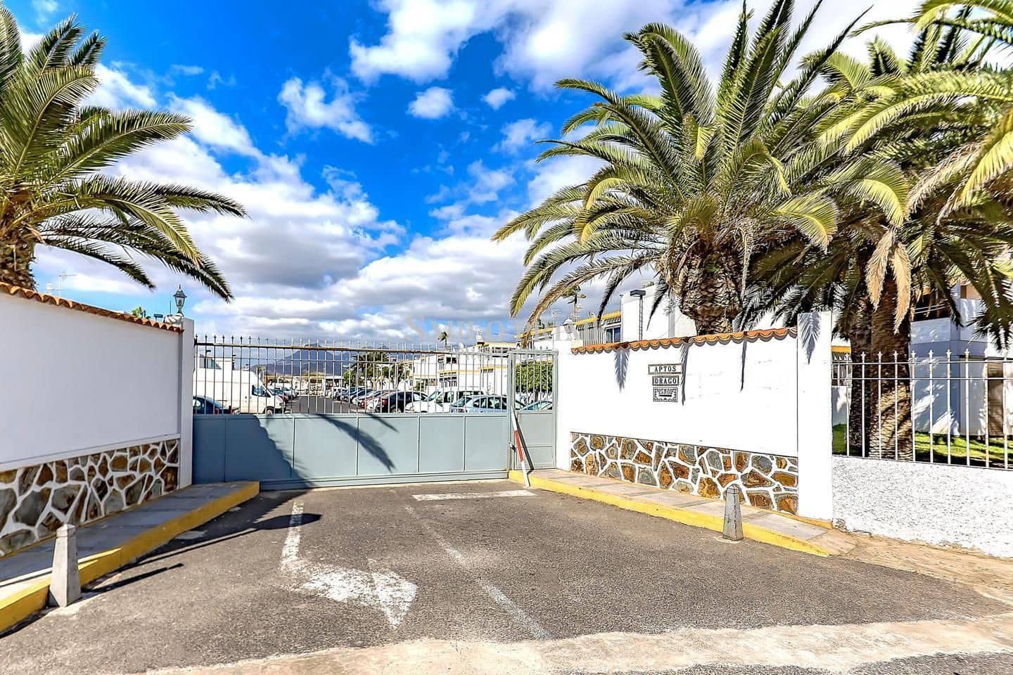 1 soverom Leilighet til salgs i Arona med svømmebasseng garasje - € 165 000 (Ref: 10099029)