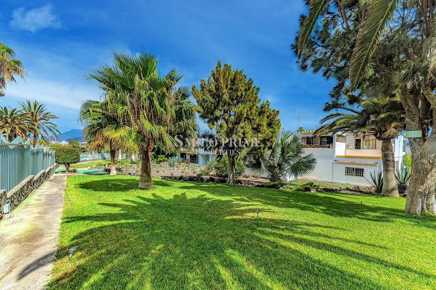 1 soverom Leilighet til salgs i Arona med svømmebasseng garasje - € 165 000 (Ref: 10099029)