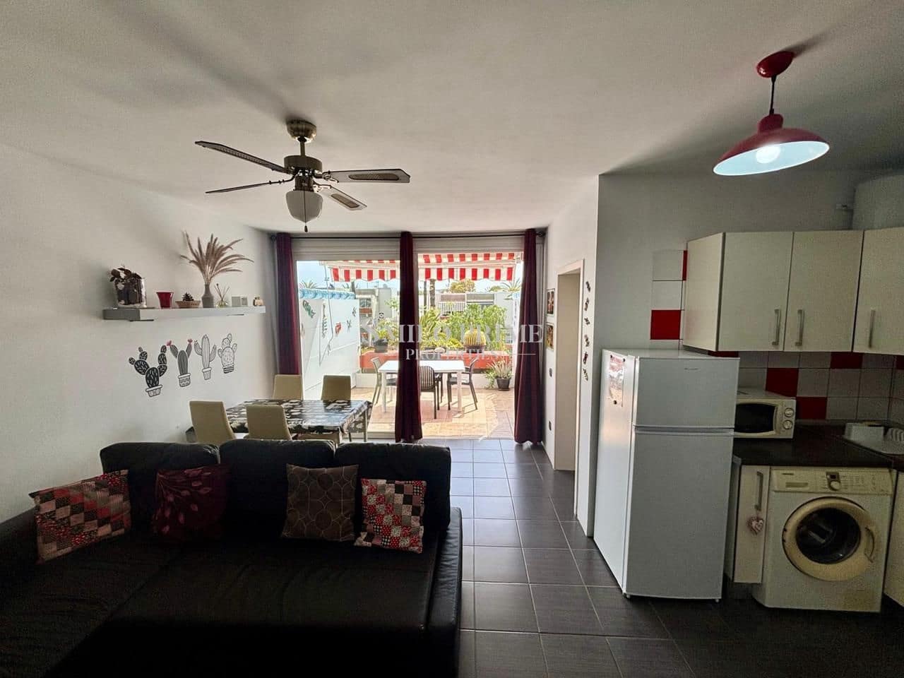 1 slaapkamer Flat te huur in Arona met zwembad garage - € 1.250 (Ref: 10099030)