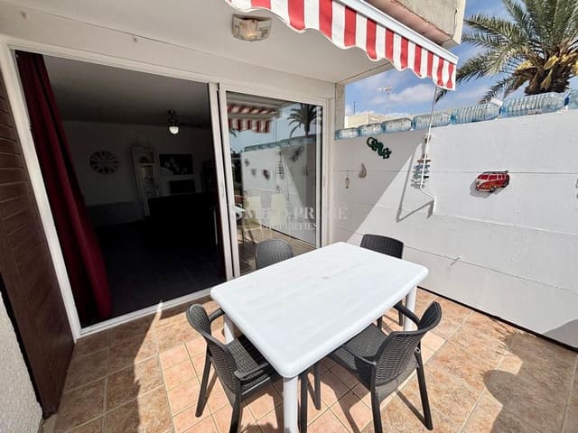 1 slaapkamer Flat te huur in Costa del Silencio, Arona met zwembad garage - € 1.250 (Ref: 10099030)