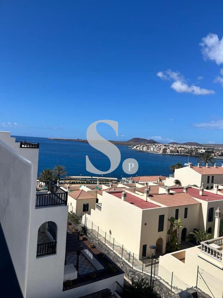 Appartement de 1 chambre à louer à Arona avec piscine - 1 350 € (Ref: 10101577)