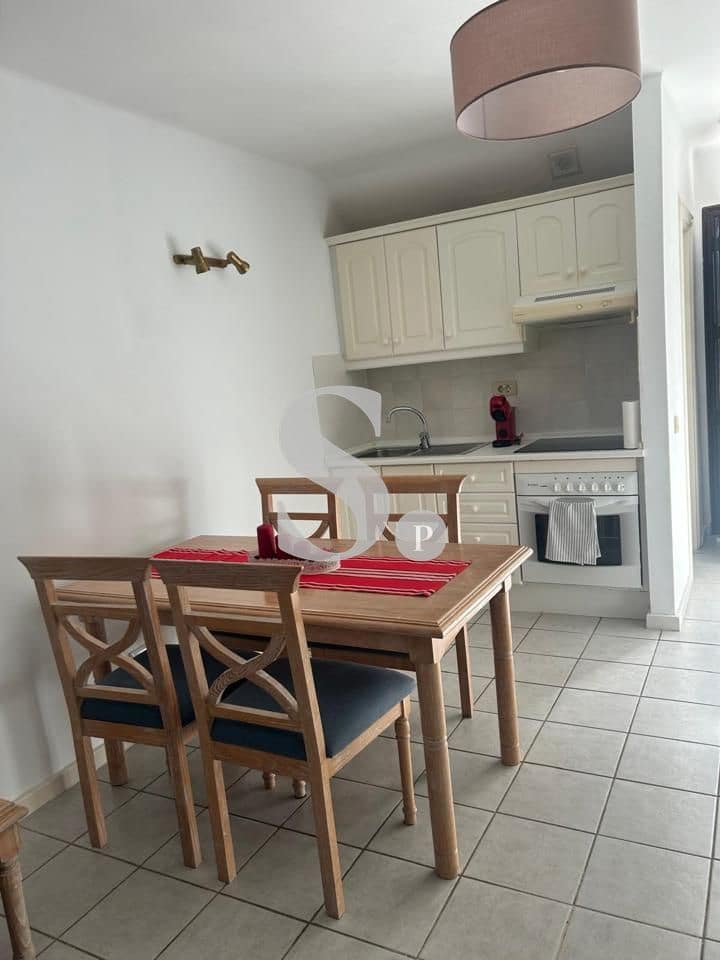 Appartement de 1 chambre à louer à Arona avec piscine - 1 350 € (Ref: 10101577)