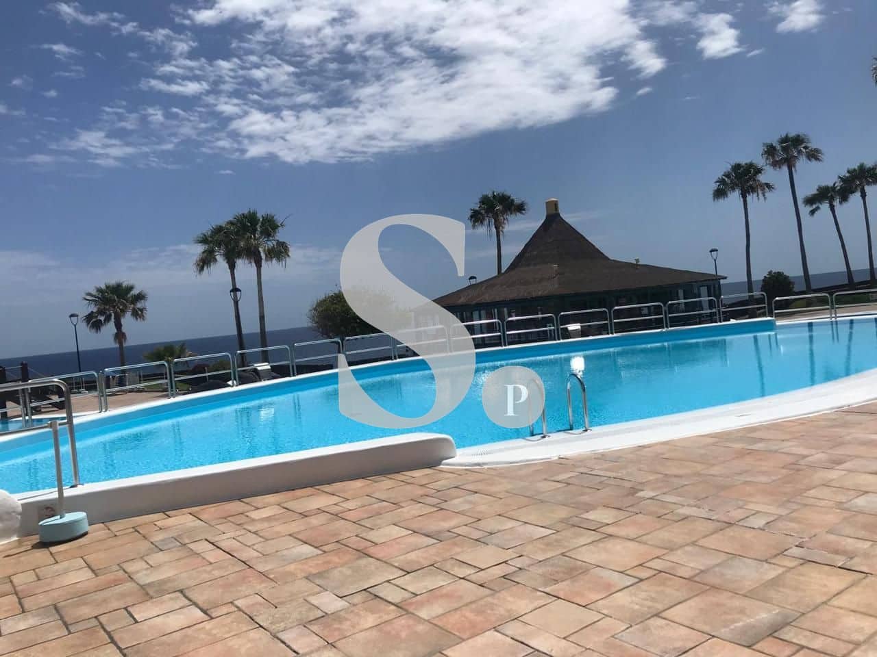 Appartement de 1 chambre à louer à Arona avec piscine - 1 350 € (Ref: 10101577)