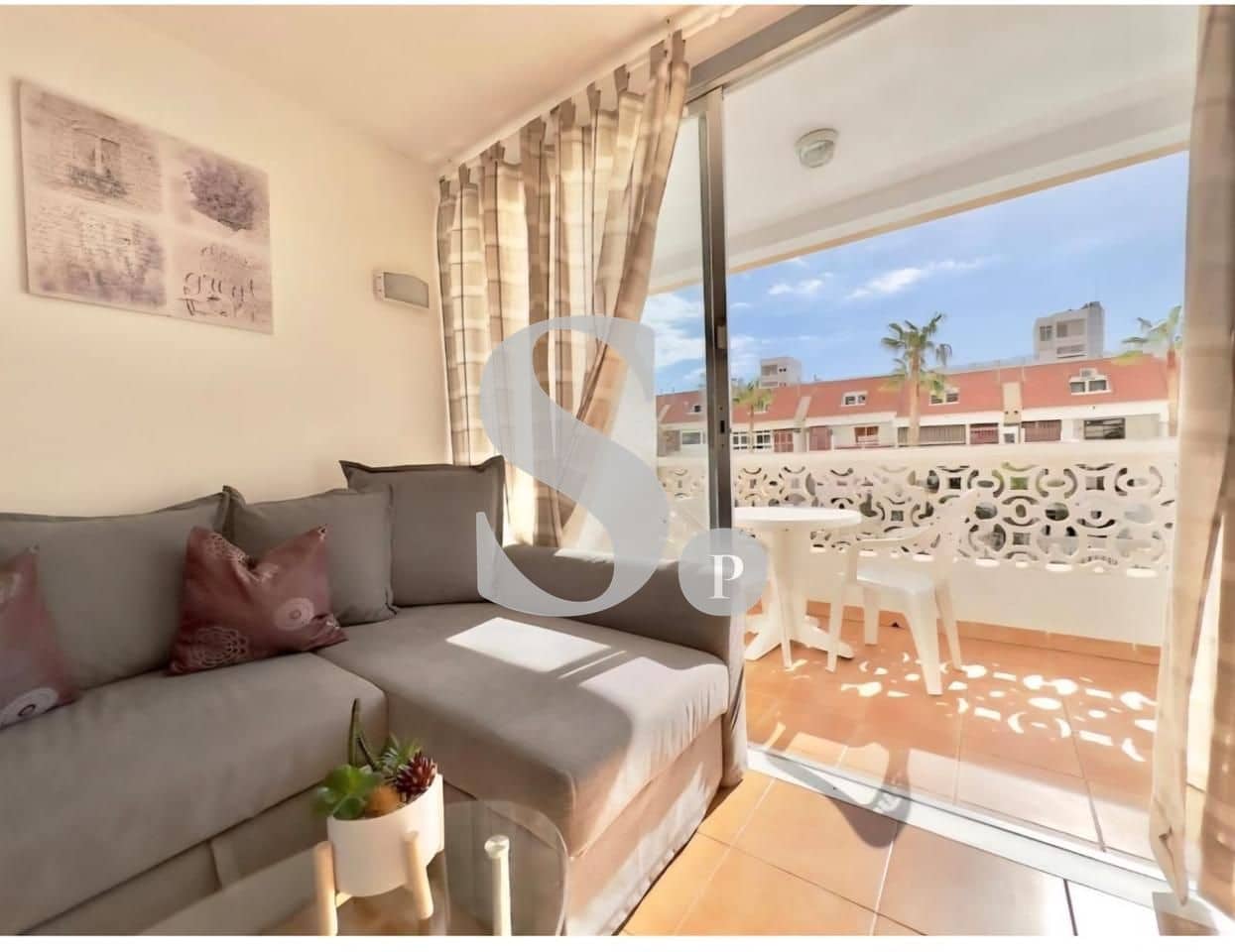 Appartement de 1 chambre à louer à Adeje avec piscine - 1 350 € (Ref: 10130662)