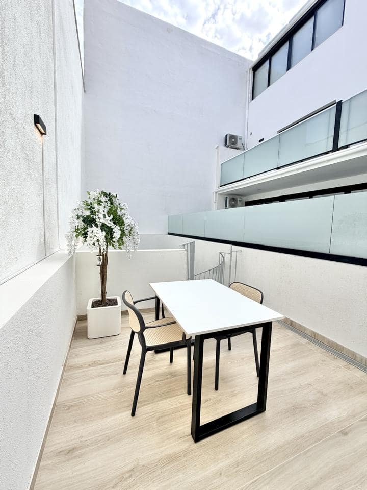 2 bedroom Flat for sale in Los Abrigos - € 366,000 (Ref: 10154269)